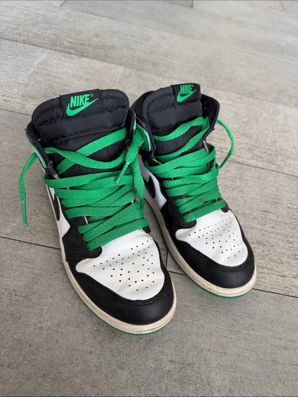 Nike Air Jordan 1 Mid Lucky Green GS Youth Size 3Y